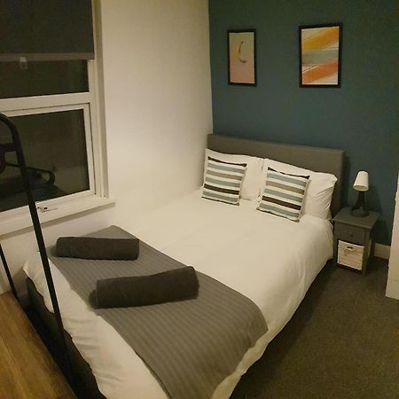 4 Bedrooms, Sleeps 10, Near Lfc & Efc Liverpool Eksteriør bilde