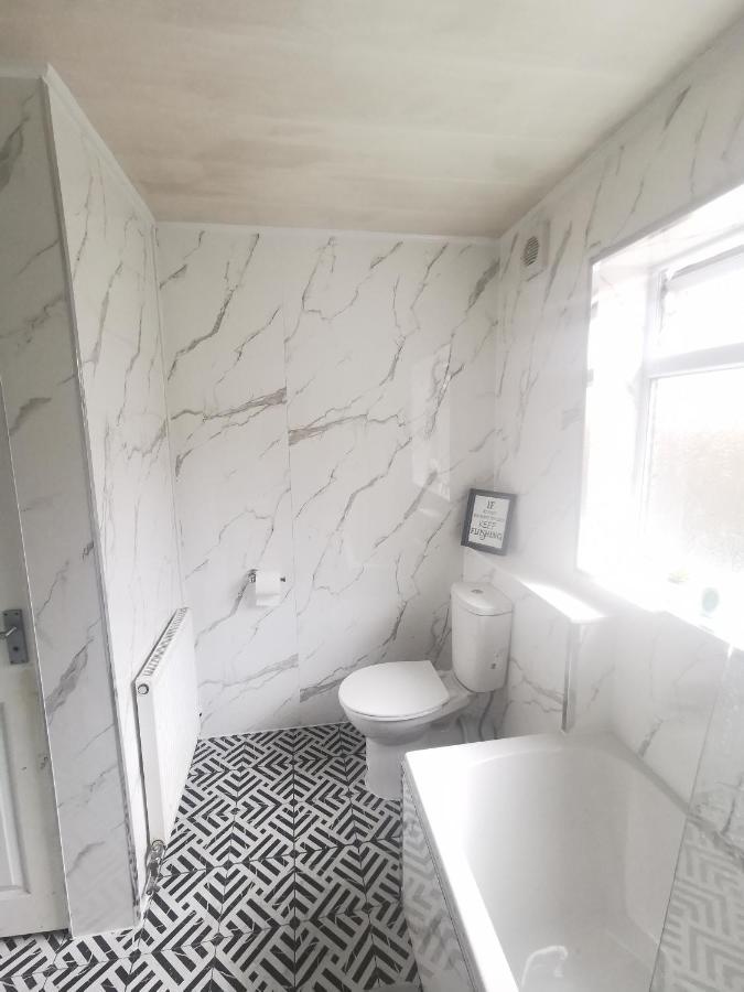 4 Bedrooms, Sleeps 10, Near Lfc & Efc Liverpool Eksteriør bilde