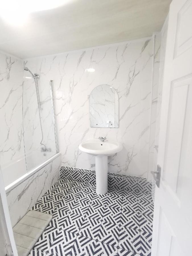 4 Bedrooms, Sleeps 10, Near Lfc & Efc Liverpool Eksteriør bilde